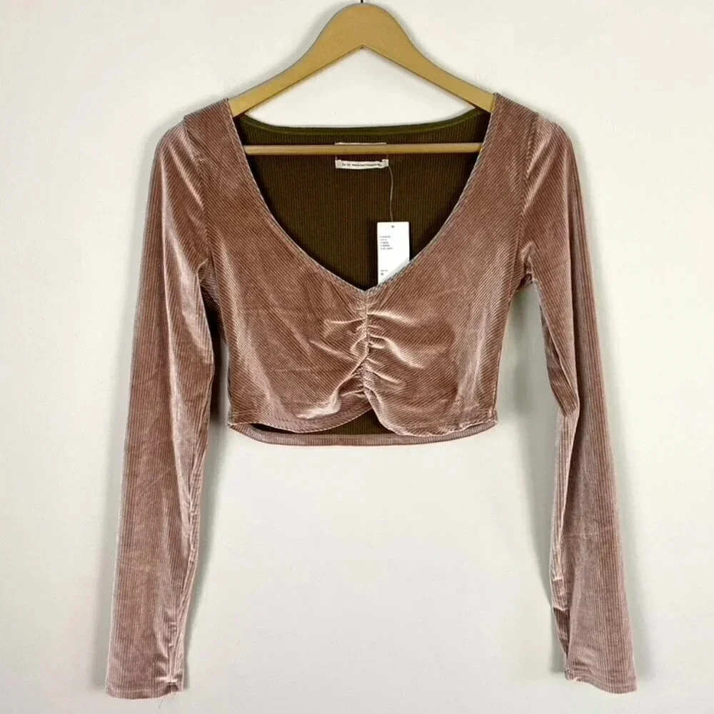 NWT Urban Outfitters Pink Velvet Crop Top - Picture 2 of 13
